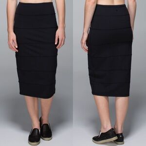 Lululemon Athletica Black Ruched Pencil Midi Skirt